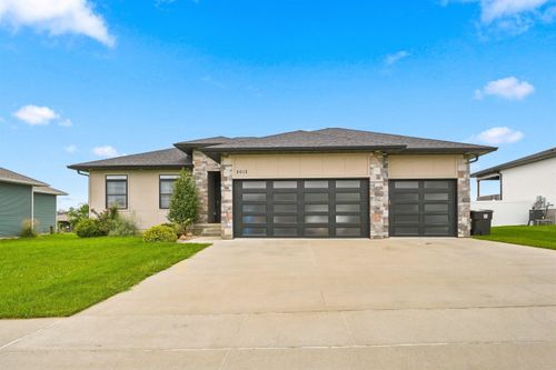 2013 Reese Rd, Cedar Falls, IA, 50613-2269 | Card Image