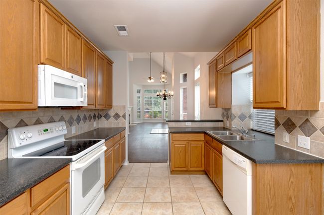 11517 Chaucer Dr, House other with 3 bedrooms, 3 bathrooms and null parking in Frisco TX | Image 10