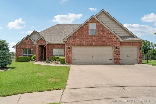 9200 S 92nd Place, Owasso, OK, 74055 | Card Image