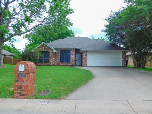 1008 Bayfield Dr, Denton, TX, 76209-3572 | Card Image