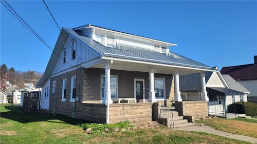 712 Todd Ave, Ellwood City, PA, 16117-1149 | Card Image