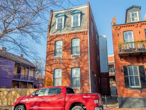 2005 Menard Street, St Louis, MO, 63104 | Card Image