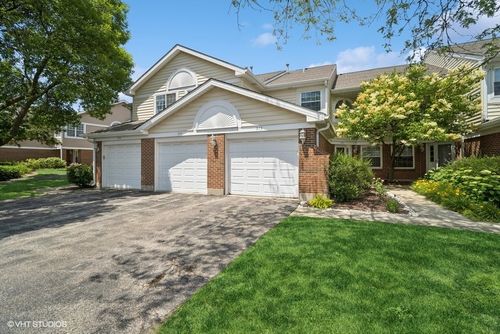 975 Happfield Dr, Arlington Heights, IL, 60004-7143 | Card Image