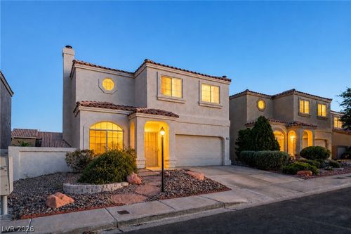 9051 Hollow Green Dr, Las Vegas, NV, 89129-6117 | Card Image