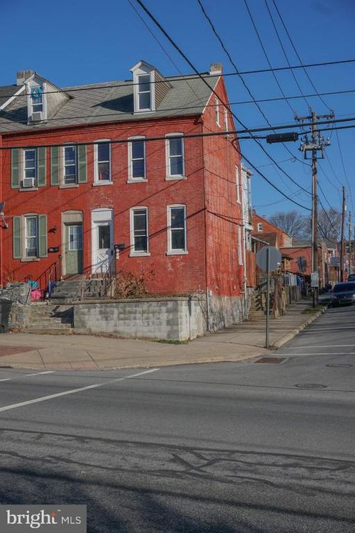 855 Lancaster Ave, COLUMBIA, PA, 17512-2205 | Card Image