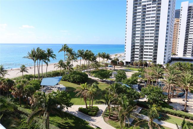 1207 - 1850 S Ocean Dr, Condo with 3 bedrooms, 3 bathrooms and null parking in Hallandale Beach FL | Image 24