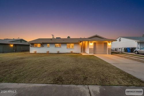 7742 W Fairmount Ave, Phoenix, AZ, 85033-3630 | Card Image