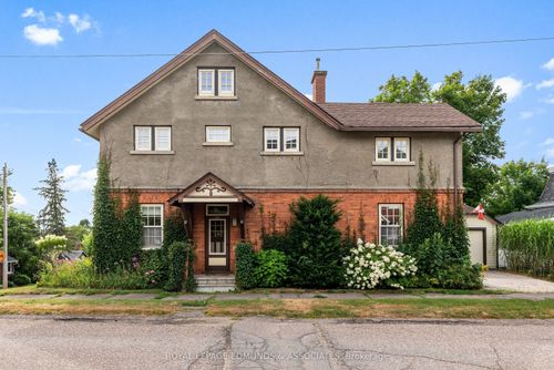 400 Centre St, Pembroke, ON, K8A1J5 | Card Image