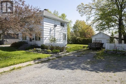 548 Lake St, Sault Ste. Marie, ON, P6B3L2 | Card Image