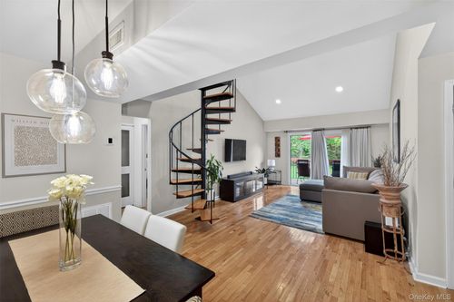 6-20 Bronxville Glen Dr, Yonkers, NY, 10708-6872 | Card Image