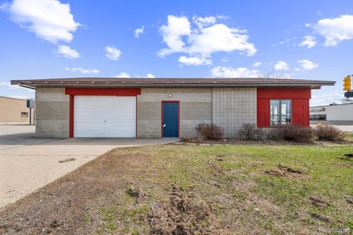 2430 Ludington St, Escanaba, MI, 49829-1327 | Card Image