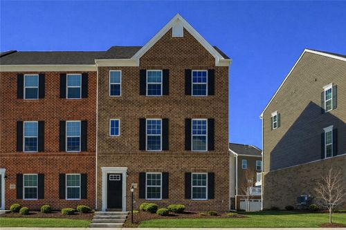 207 Amon St, Cranberry Twp, PA, 16066-2419 | Card Image