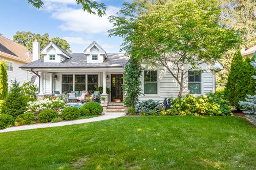 4820 Lee Ave, Downers Grove, IL, 60515-3317 | Card Image