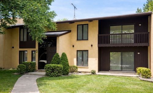 i-1050 Holbrook Rd, Homewood, IL, 60430-4509 | Card Image