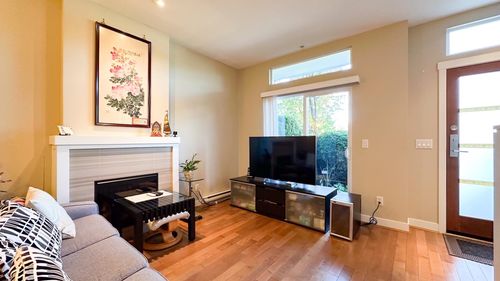 22-3788 Laurel St, Burnaby, BC, V5G1M7 | Card Image