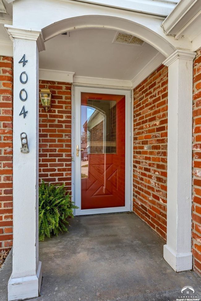 4004 Vintage Ct, Condo with 3 bedrooms, 2 bathrooms and null parking in Lawrence KS | Image 4