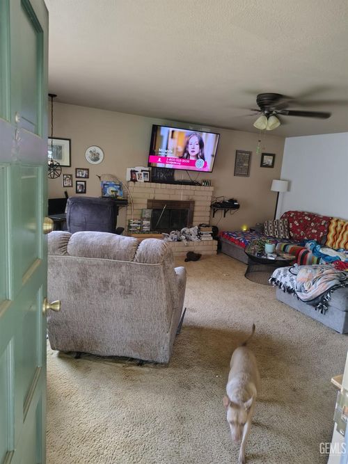 5901 Wilson Road, Bakersfield, CA, 93309 | Card Image