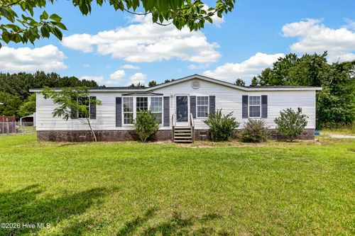 2676 White Oak River Rd, Maysville, NC, 28555-9348 | Card Image