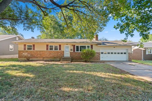 3138 W Crestview St, Springfield, MO, 65807-3148 | Card Image