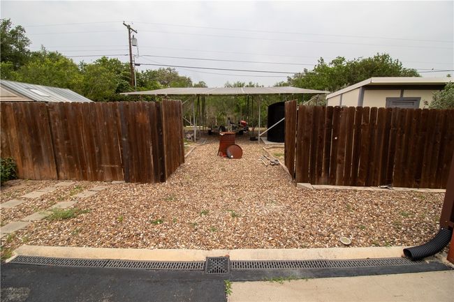 125 Red Bird Rdg, House other with 4 bedrooms, 3 bathrooms and null parking in Beeville TX | Image 31