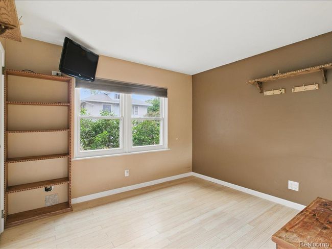 18-810 Holland Ave Unit 5 (18).jpg | Image 10