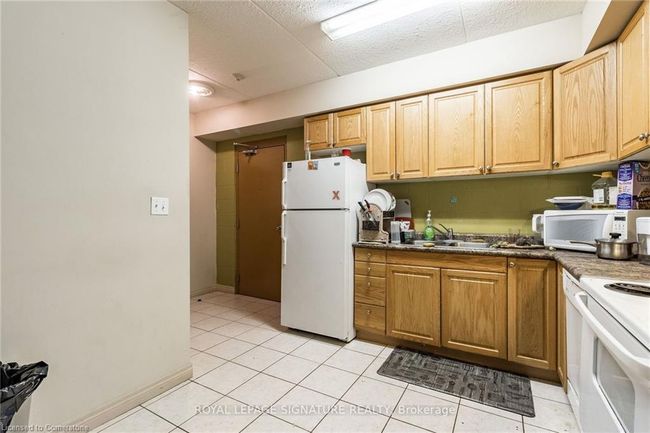 101 - 253 Lester St, House attached with 5 bedrooms, 2 bathrooms and null parking in Waterloo ON | Image 12