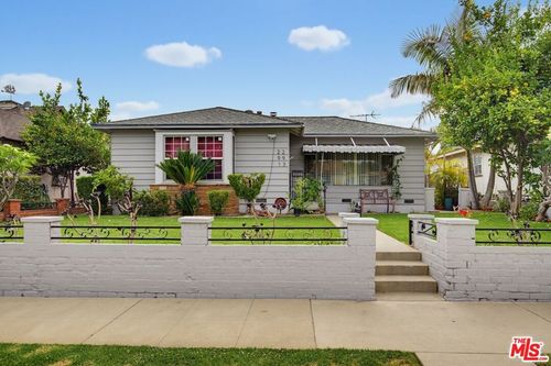 291 Simmons Ave, Montebello, CA, 90640-1519 | Card Image