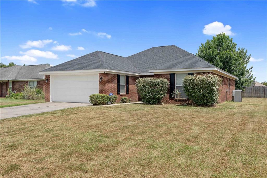 Shadowbrook St, Robertsdale, AL 36567