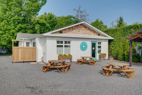 195 Muskoka Rd N, Gravenhurst, ON, P1P1X2 | Card Image