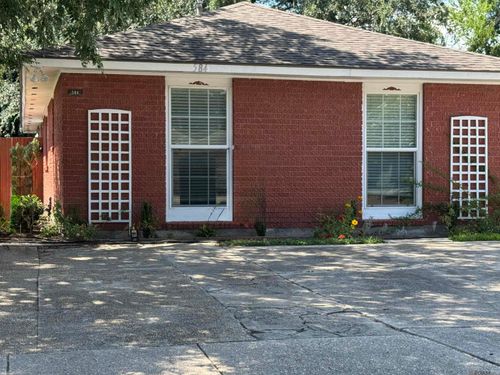 584 Jennifer Jean Dr, Baton Rouge, LA, 70808-6162 | Card Image