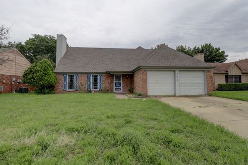 2633 Channing Dr, Grand Prairie, TX, 75052-3804 | Card Image