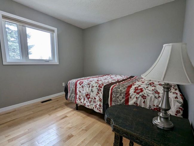 1805 10 Avenue, Home with 4 bedrooms, 3 bathrooms and 4 parking in Wainwright AB | Image 10