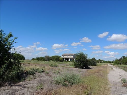 7742 Lang Rd, Portland, TX, 78374 | Card Image