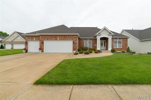 1156 Hollow Valley Ct, Saint Charles, MO, 63304-2466 | Card Image