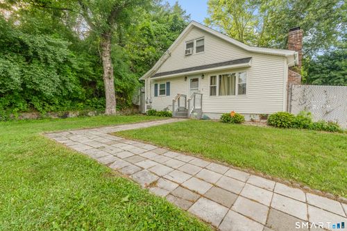 683 Woodin St, Hamden, CT, 06514-4218 | Card Image