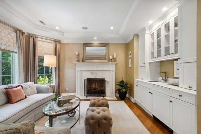 2239 Sheridan Rd, Home with 4 bedrooms, 8 bathrooms and null parking in Highland Park IL | Image 23