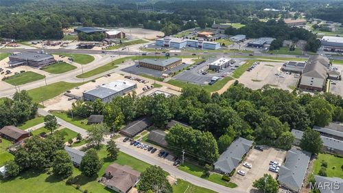 2733 Holly Trails Trail, Poplar Bluff, MO, 63901 | Card Image