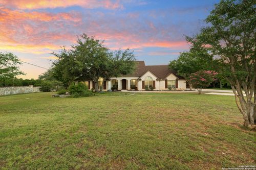 781 Woodland Dr, Driftwood, TX, 78619-4299 | Card Image