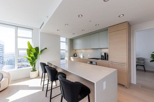 370x-1289 Hornby St, Vancouver, BC, V6Z0G7 | Card Image