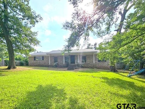 105 Glenwood Dr, Palestine, TX, 75801-5815 | Card Image