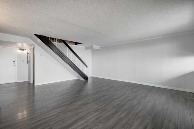 2912 - 221 6 Avenue Se, Home with 2 bedrooms, 1 bathrooms and 2 parking in Calgary AB | Image 4