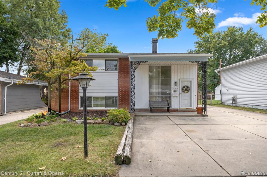 Grandview Ave, Westland, MI 48186