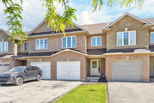 33 Willow Lane, Grimsby, ON, L3M5P6 | Card Image