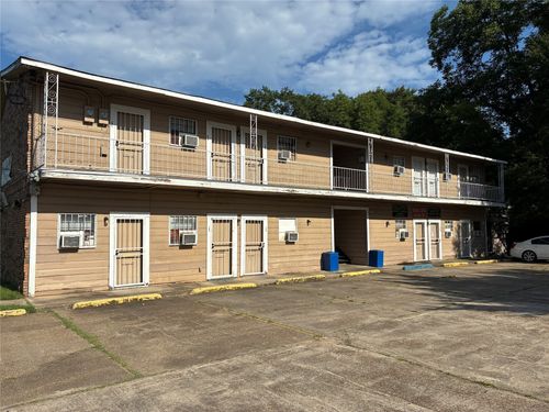 113-214 W 70th St, Shreveport, LA, 71106-3700 | Card Image