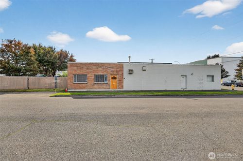 640 1st St Sw, Auburn, WA, 98001-5262 | Card Image