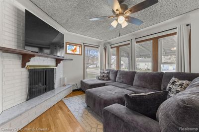 13631 Wesley Street, Home with 2 bedrooms, 2 bathrooms and null parking in Southgate MI | Image 3