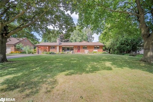 15 Hawthorne Rd, Cambridge, ON, N1S3J8 | Card Image