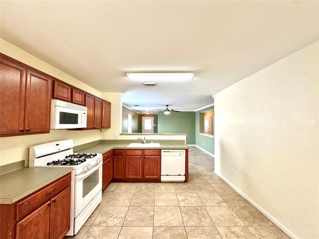 3602 Avalon Castle Dr, House other with 3 bedrooms, 2 bathrooms and 1 parking in Spring TX | Image 8