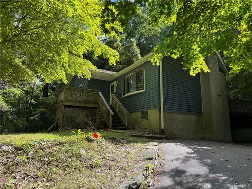 11 Beekman Dr, Carmel, NY, 10512-5251 | Card Image