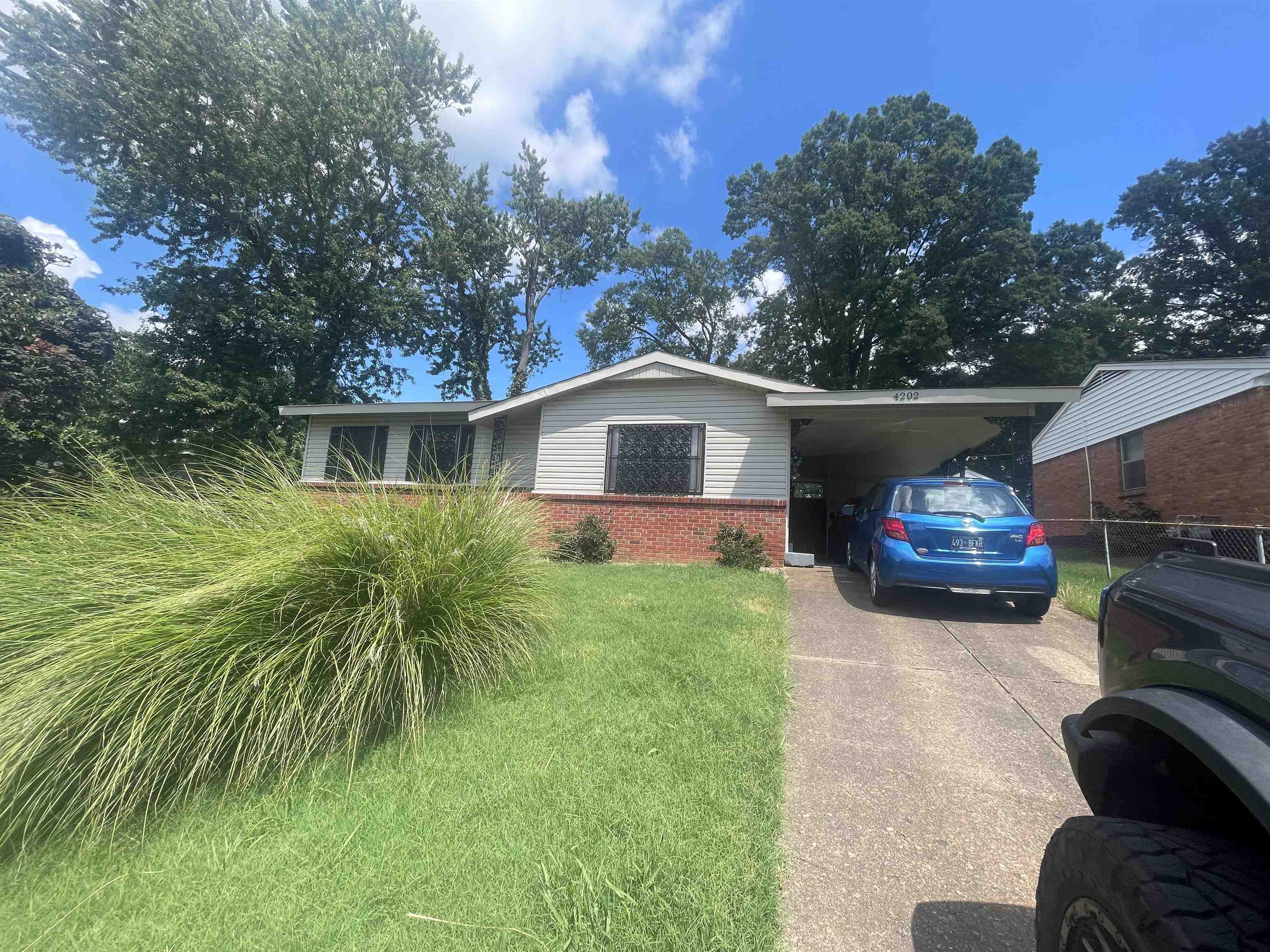 Deerland St, Memphis, TN 38109